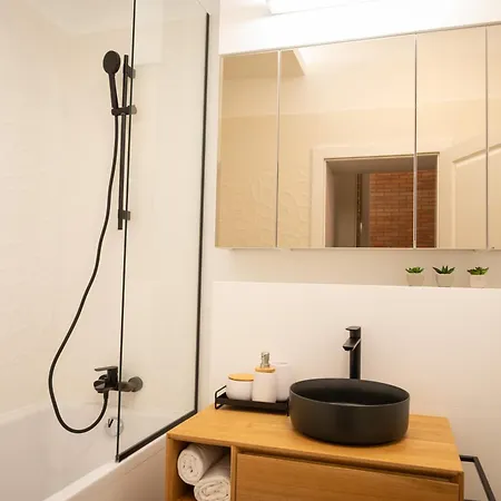 Апартаменти Poshspot *