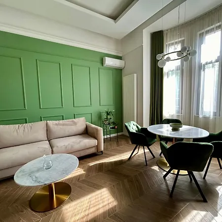 Апартаменти Poshspot *